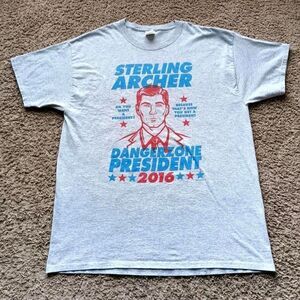 Archer T-shirt Mens Size XL Graphic Print Shirt